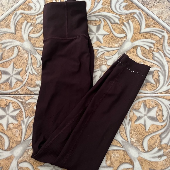 Lululemon legging size 2 - Picture 2 of 3